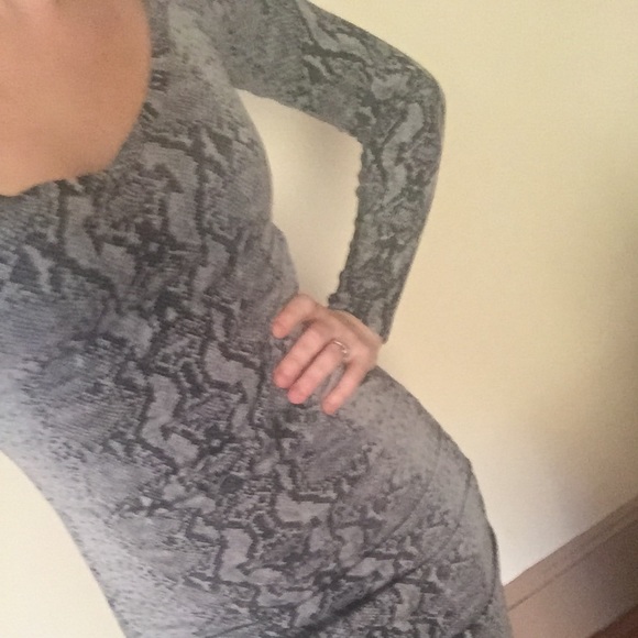 !!! SOLD!!!! Victoria's secret.snakeskin dress sm - Picture 4 of 4