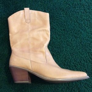 Covington "Wesley" tan leather cowgirl boots
