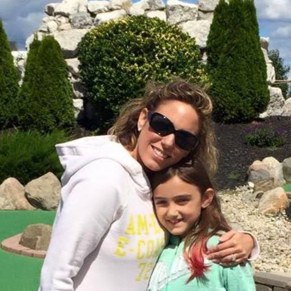 Meet your Posher, Jeannette - Picture 1 of 1