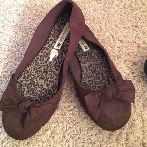 Brown flats with bow