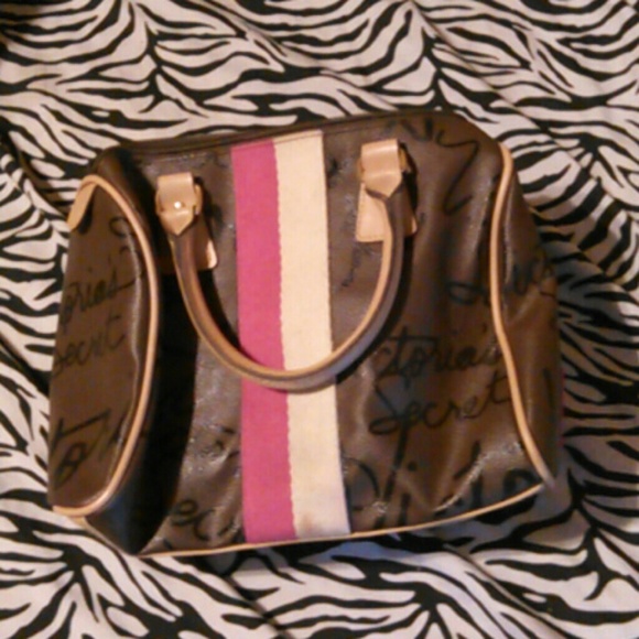 **SUNDAY SALE**Small vs hand bag