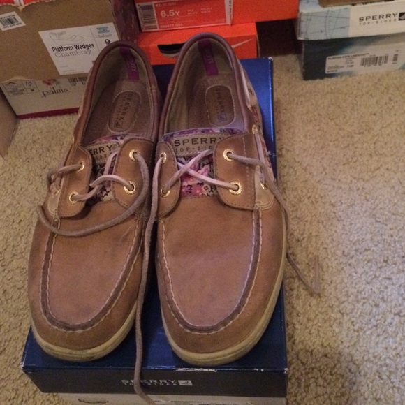 Bluefish linen/ Liberty sperry.