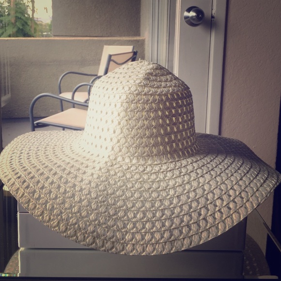 Beach Hat : Cream