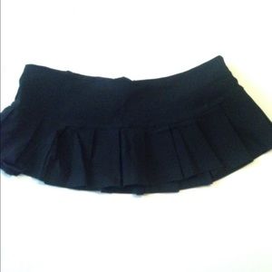 ✨Super short black mini skirt✨