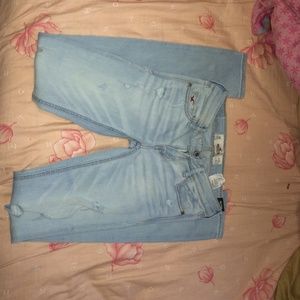 Lightwash Hollister Ripped Jeans