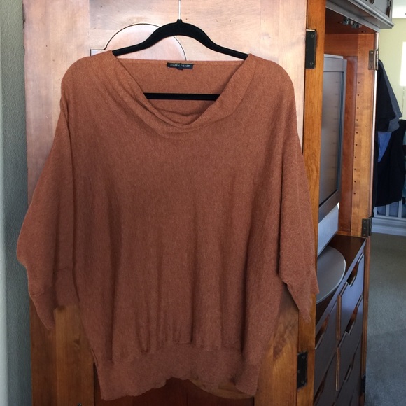Gorgeous rust Sweater