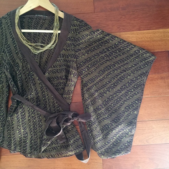 Doki Geki Brown Wraparound Kimono Top