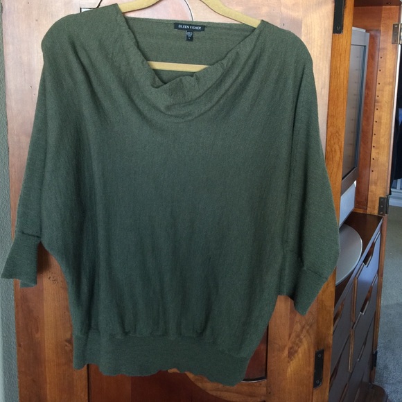 Beautiful fall sweater🍁🍁🍁