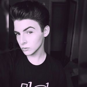 Meet your Posher, Cameron