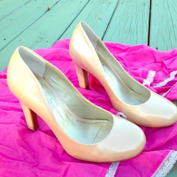 Jessica Simpson pink pearl pump heel (size 7)