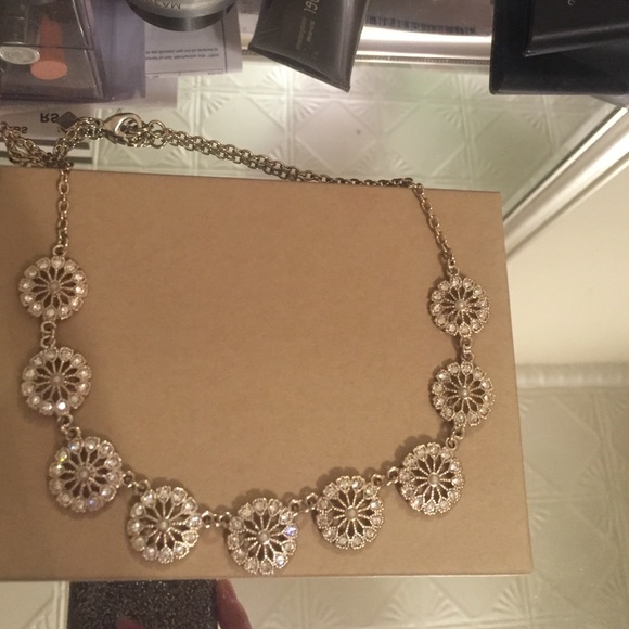 Banana republic gold medallion necklace