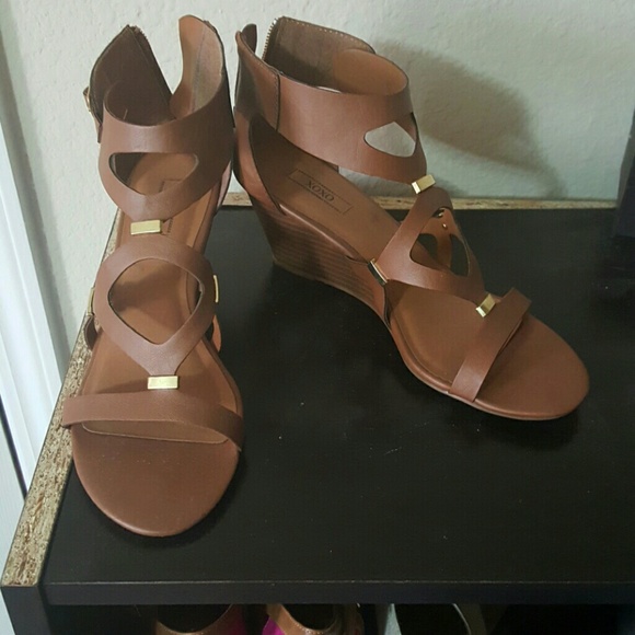 Wedged sandals
