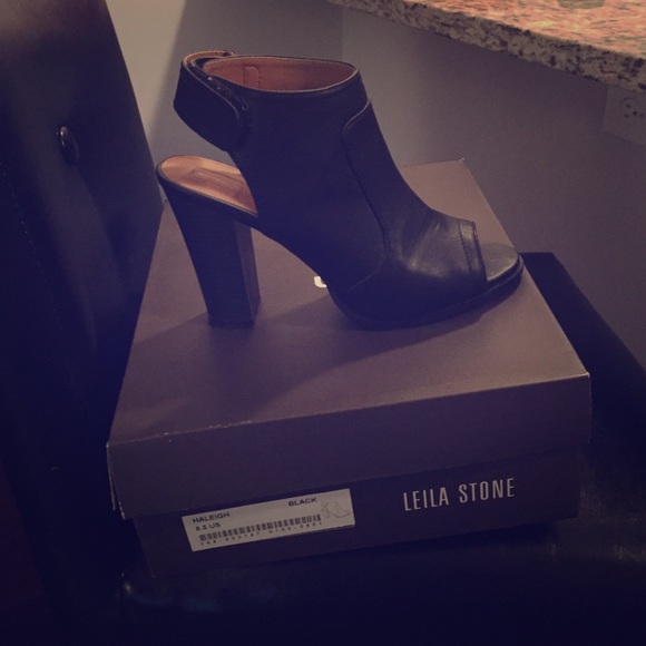 Leila stone Haleigh booties
