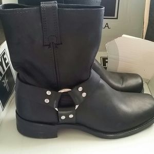 NWOT Frye Boots
