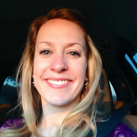 Meet your Posher, Jennifer - Picture 1 of 1