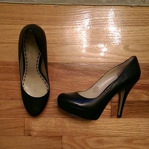 Enzo Angiolini black leather pumps, size 10M
