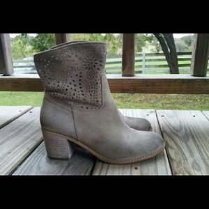 Crown Vintage Suede Cutout Boot