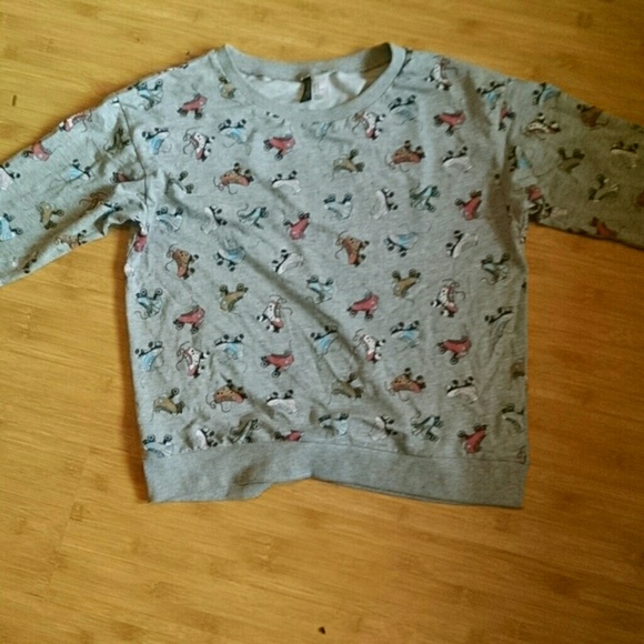 Roller skates sweater
