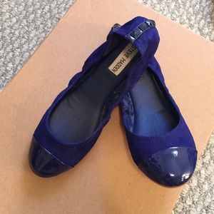 Steve Madden suede blue flat
