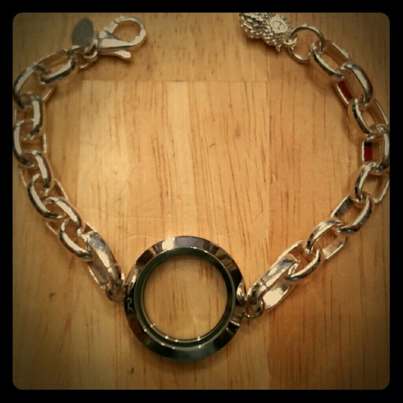 Bracelet ..new