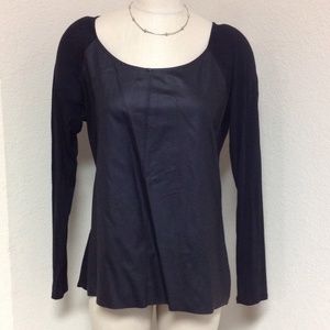 💥SALE💥Black faux leather front scoop neck top