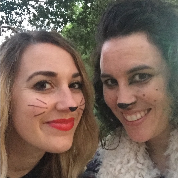 Meet your Poshers - Picture 2 of 4