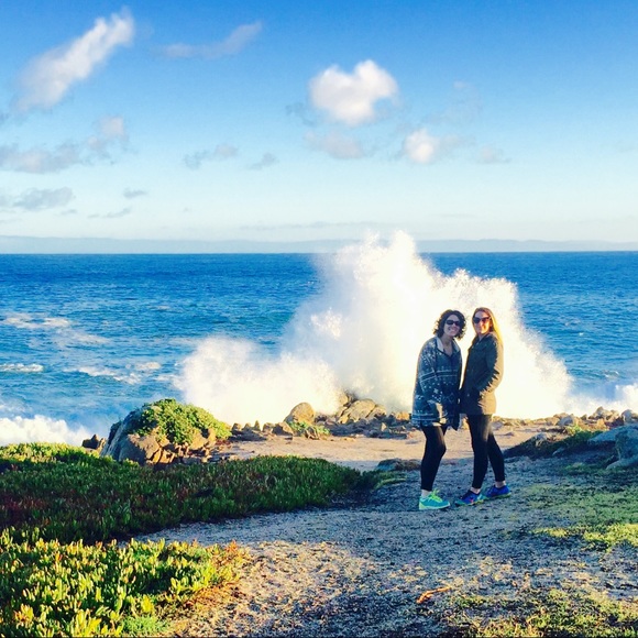 Meet your Poshers - Picture 3 of 4