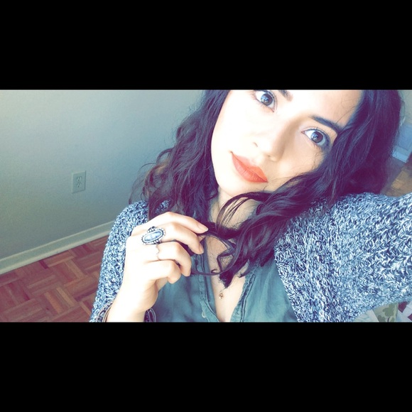 Meet Your Posher💟 - Picture 2 of 4