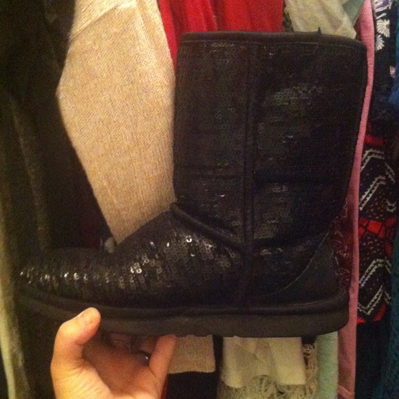 Black sequined short uggs