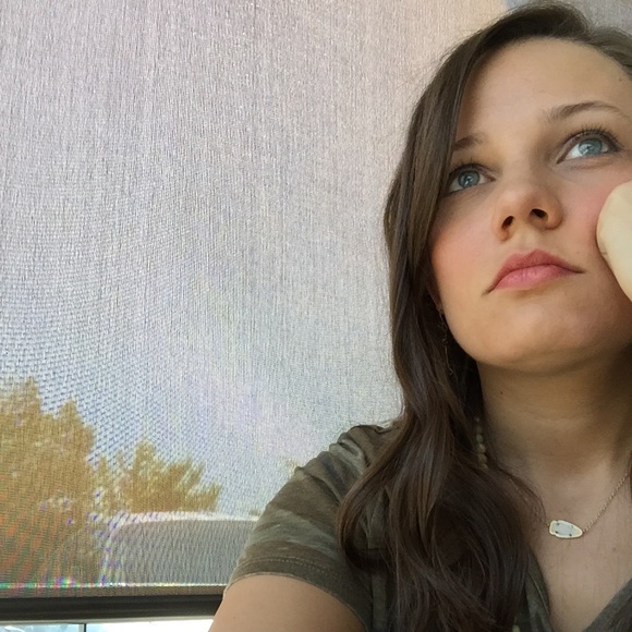 Meet your Posher, Allie - Picture 1 of 1