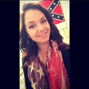 Meet your Posher, Marisa