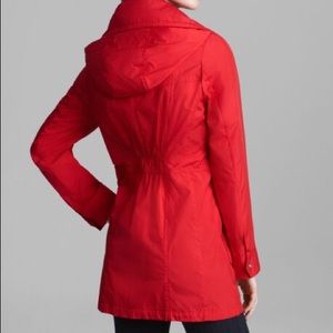 Cole haan travel pack raincoat.