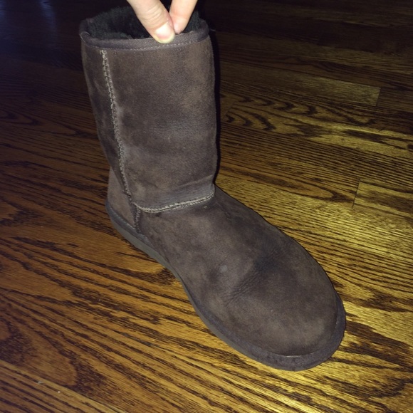 SINGLE Chestnut Ugg Boot- Sz. 9