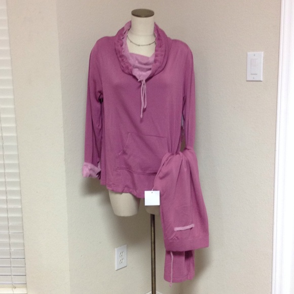 NWT Pajamas lounge set - Raspberry