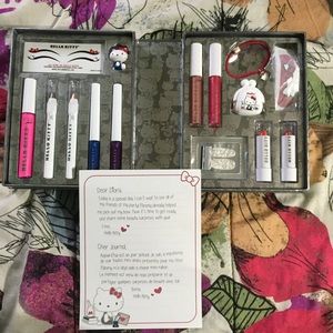 Hello Kitty Red Bow Beauty Diaries Make-up