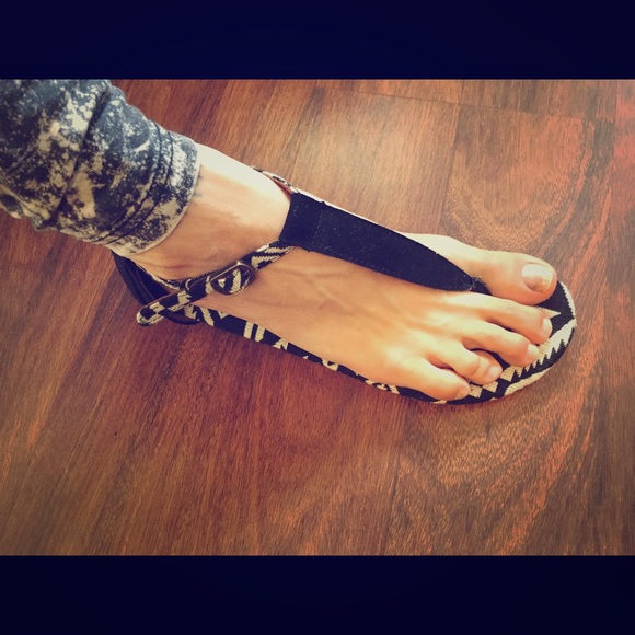 Tom's Brand T-strap Sandals