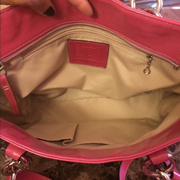 SOLD! LOCAL! COACH Pink Patent Leather Bag - Picture 2 of 4