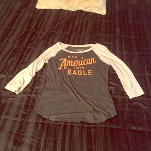 quarter sleeved graphic tee