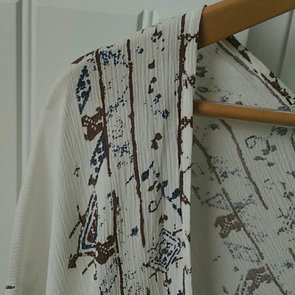 ✨ SOLD ✨ Ecote Crinkle Square Kimono Jacket - Picture 3 of 3