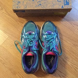Saucony running shoes