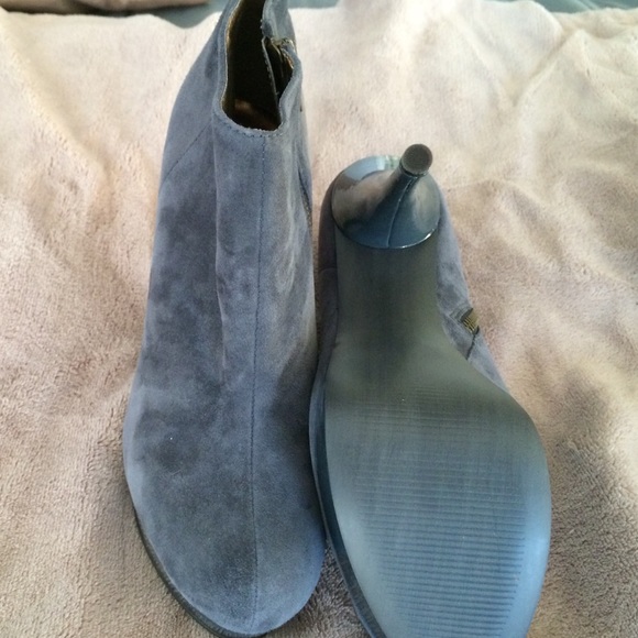 Boots - Picture 3 of 4