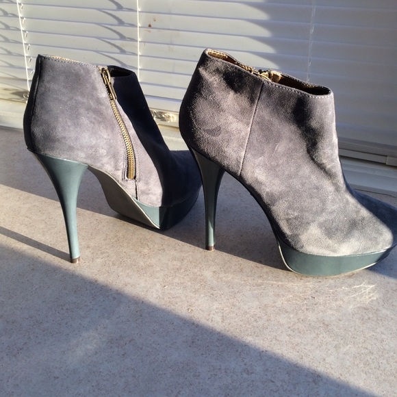 Boots - Picture 4 of 4