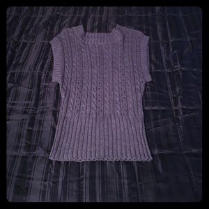 Gray short sleeved sweater