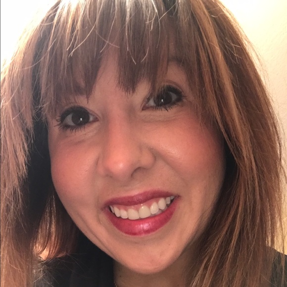 Meet your Posher, Mikala! I'm a wife, mommy of 3! - Picture 3 of 3