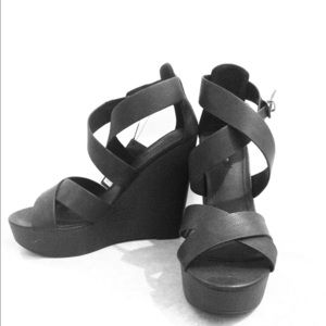 Black wedges size 6