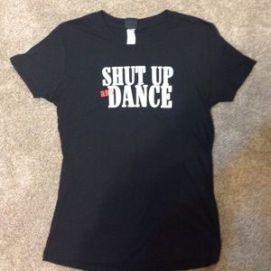 Size large t-shirt from Coyote Ugly in Nashville