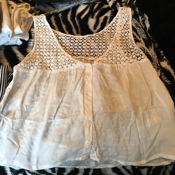 White top size small
