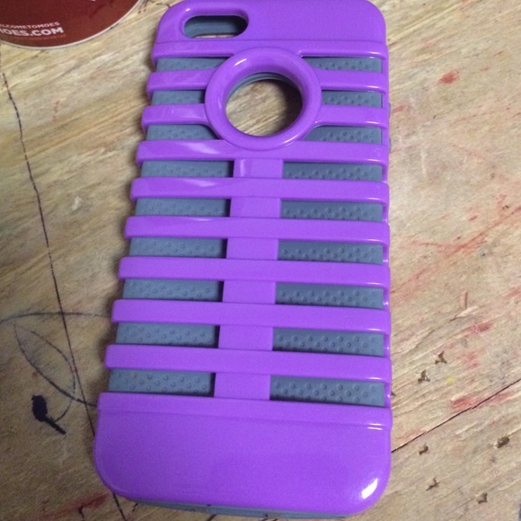 iPhone 5s purple/gray phone case