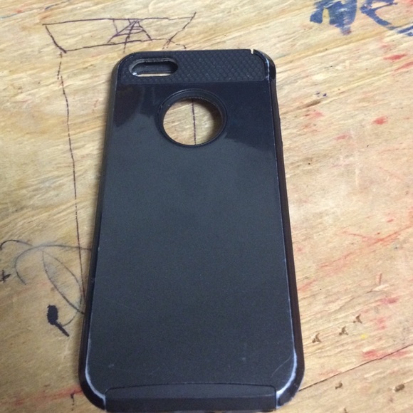 Black iPhone 5s phone case