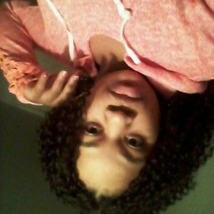 Meet your Posher, Yanna